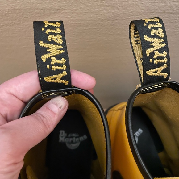 LIKE NEW DR. MARTENS 1460 BOOTS - Picture 5 of 8